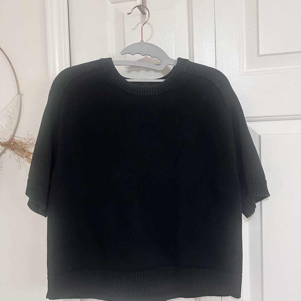 Black Short-Sleeve Sweater - Picture 3 of 6
